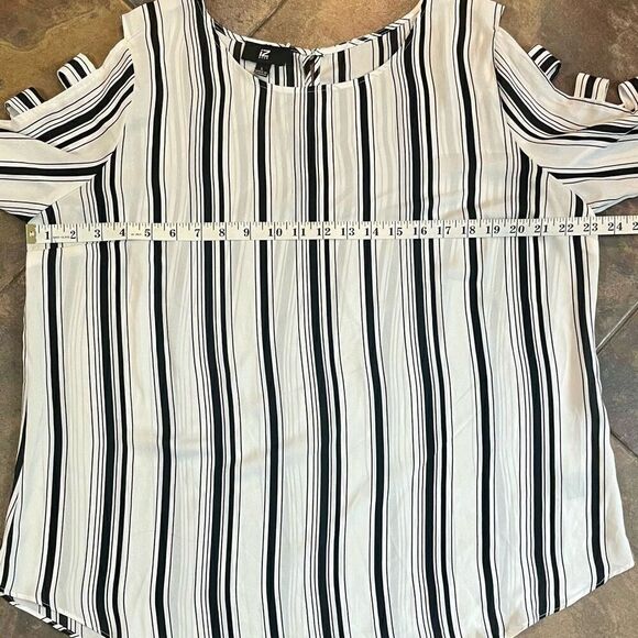 IZ Byer Striped Cold Shoulder Blouse Large - Picture 9 of 13